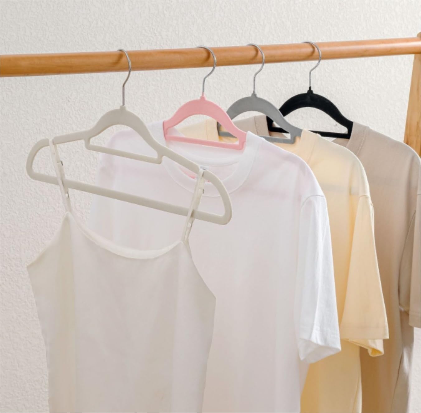 Clothes Hangers Hangers Suit Hangers 10 Pcs Velvet Hangers Seamless Wet and Dry Clothes Hanger Heavy Duty Non Slip Suit Hangers for Coat Garment Hangers Coat Hangers(Black), 42*22cm
