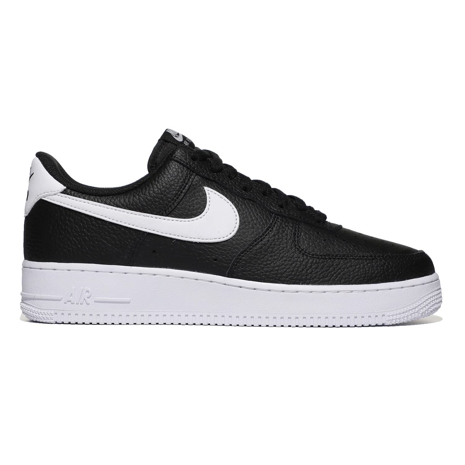 NIKE Men's Air Force 1 '07Basketball Shoe