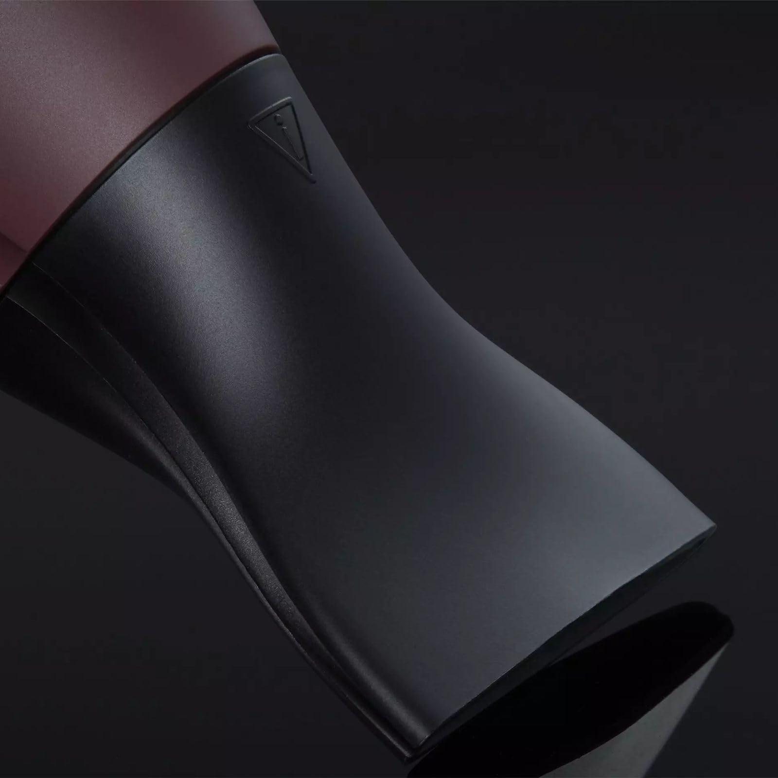 ghd Helios, Asciugacapelli Professionale Ionico Anticrespo, Asciugatura Rapida per Capelli più Lucenti con Motore Brushless, Bassi Livelli di Rumorosità, Design Ergonomico e Leggero