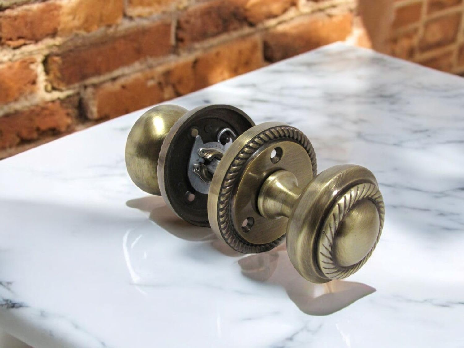 Epsom Door Handle Yellow Epsom Door Handle® Antique Round Door Knob Set – Georgian Style Mortice Door Knobs With Tubular Latch (6 Pairs) | Sprung Internal & External Door Knobs | Traditional Brass Effect Finish