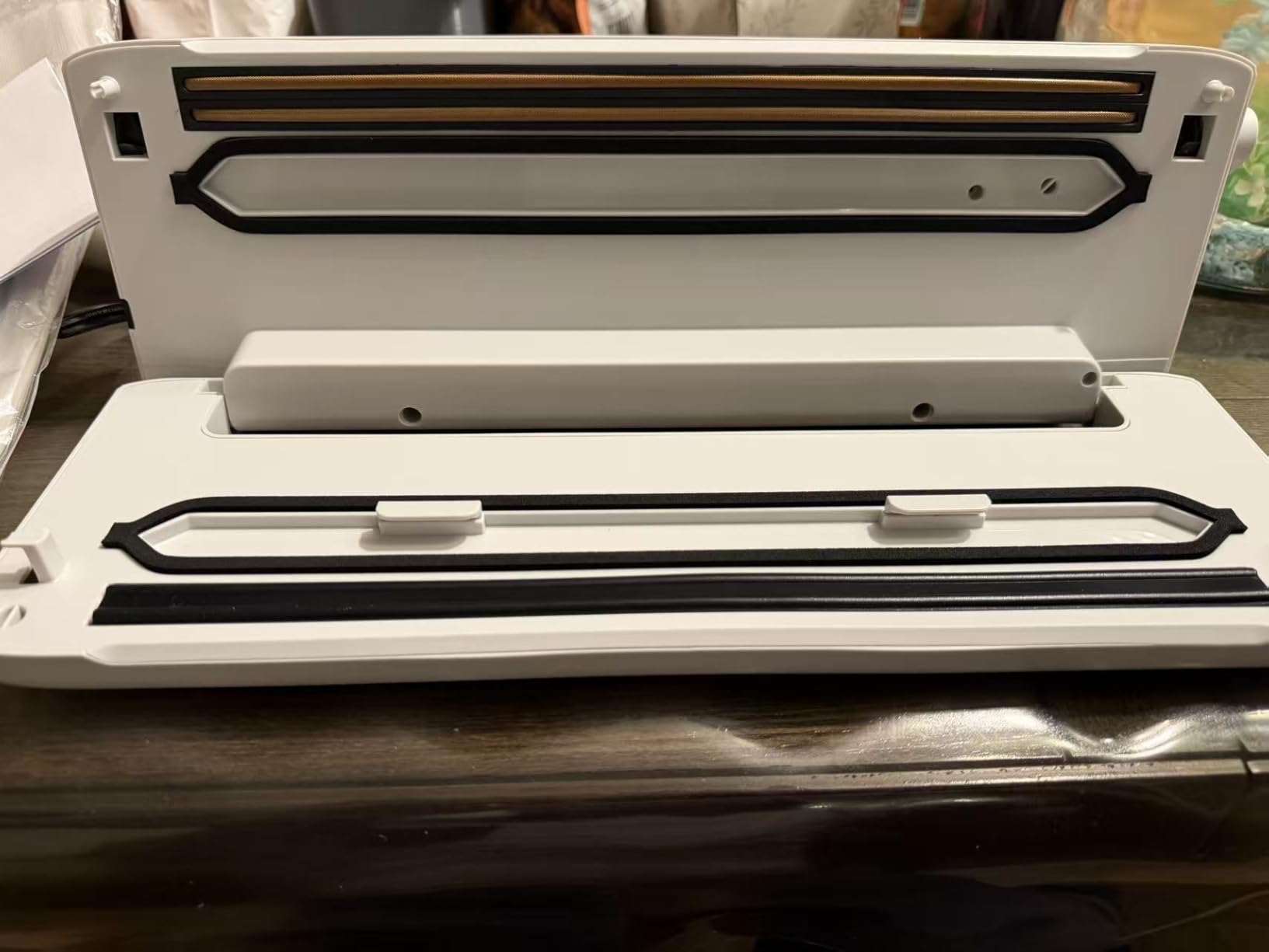HBN compact vacuum sealer product image 5