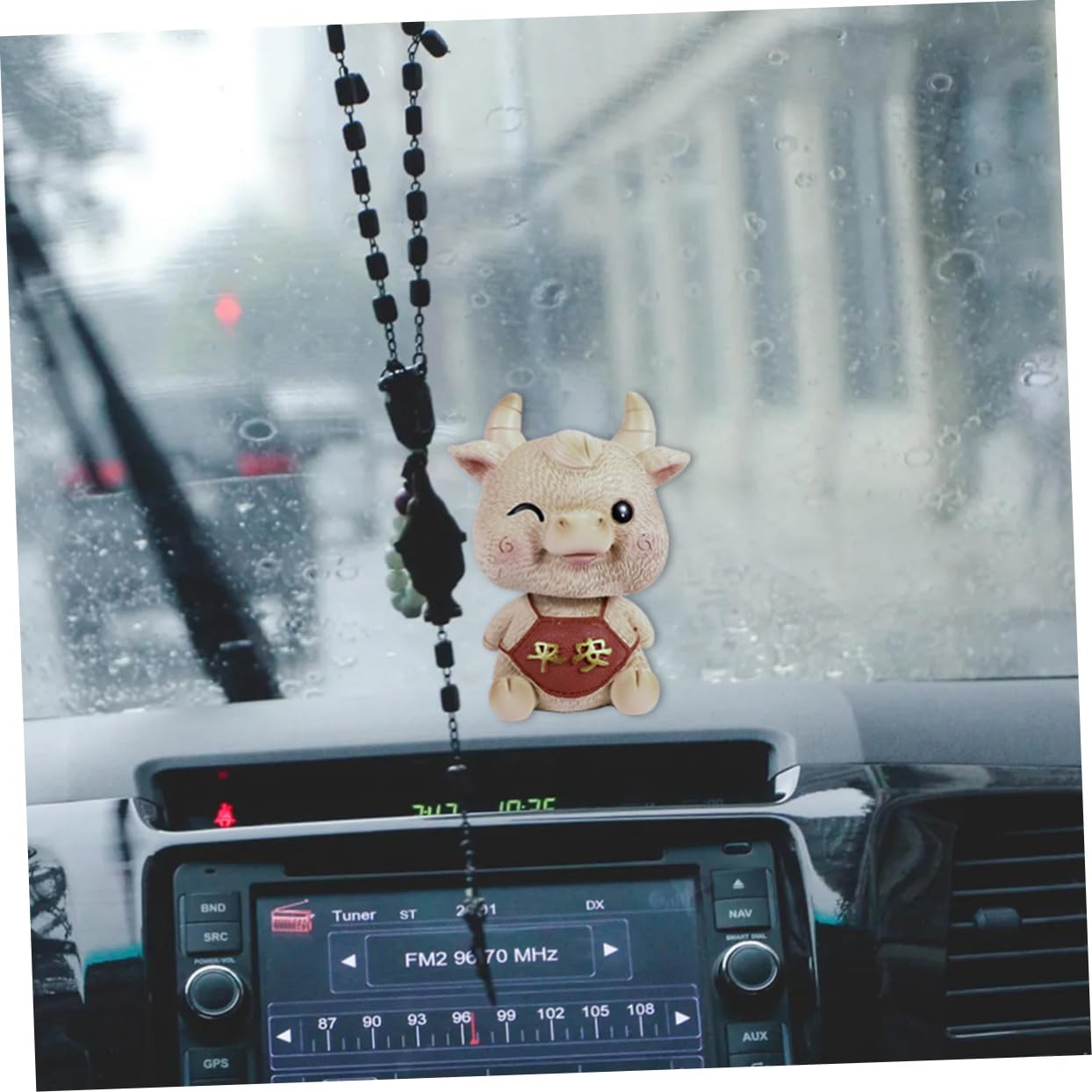 BESTonZON 3stücke Shaking Cow Ornament Niedliche Mini-Kuh Figur Für Auto Armaturenbrett Dekoration Resin Material Und Perfektes Für Und Autofans