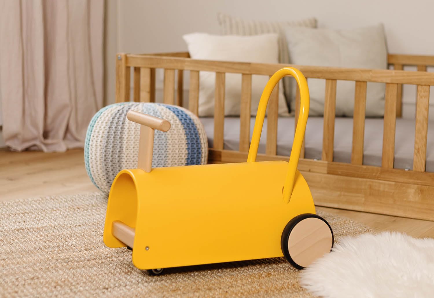 PINOLINO Enzo Kinder Lauflernwagen und Rutschauto, Holz, lebhaftes Gelb, für Kleinkinder ab 1 Jahr