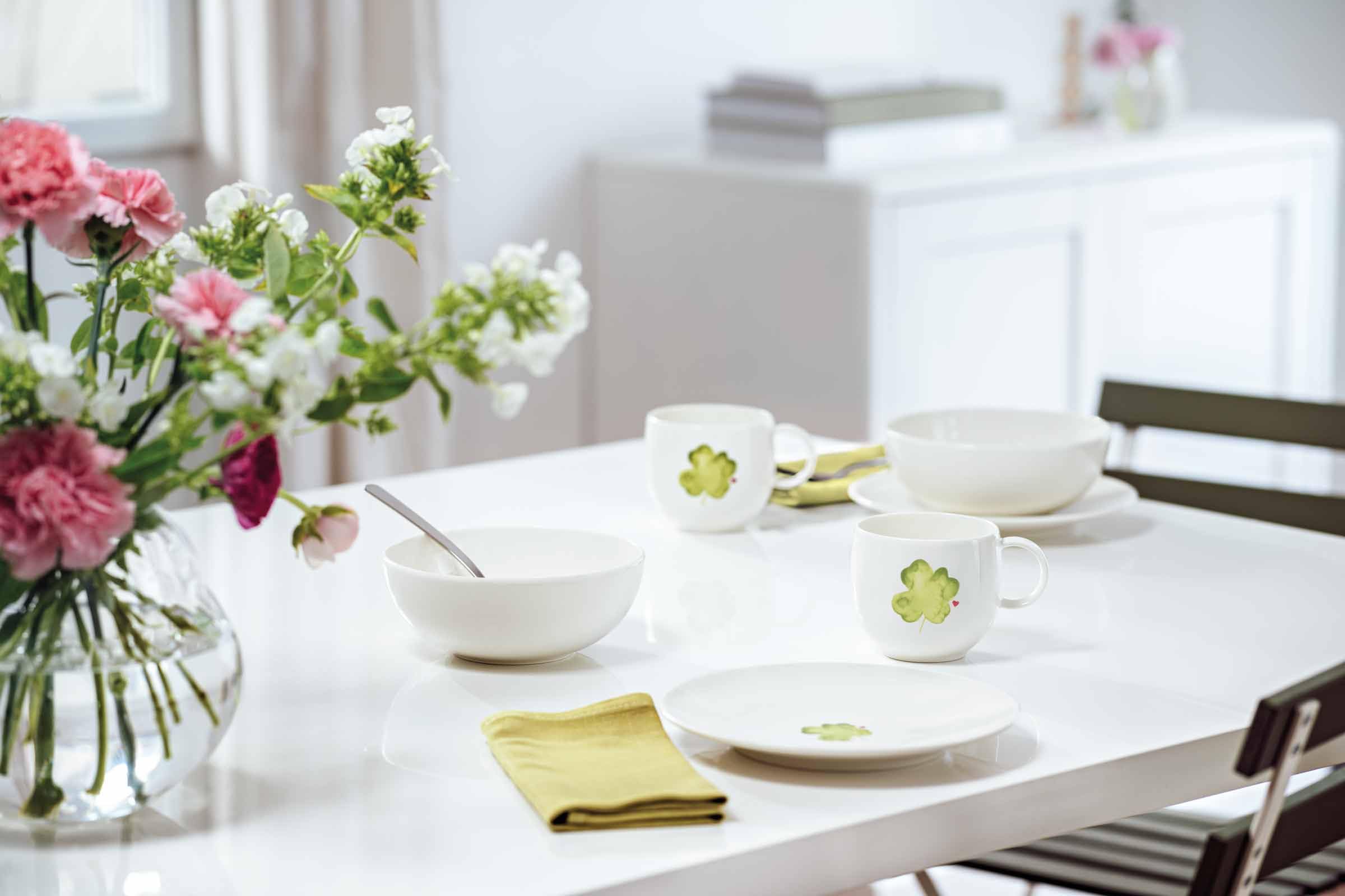 Villeroy & Boch With Love Müslischalen Good Luck 4er Set, 590 ml, Vielseitige Schalen für Suppe, Salat und Ramen, Premium Porzellan, spülmaschinen- & mikrowellengeeignet