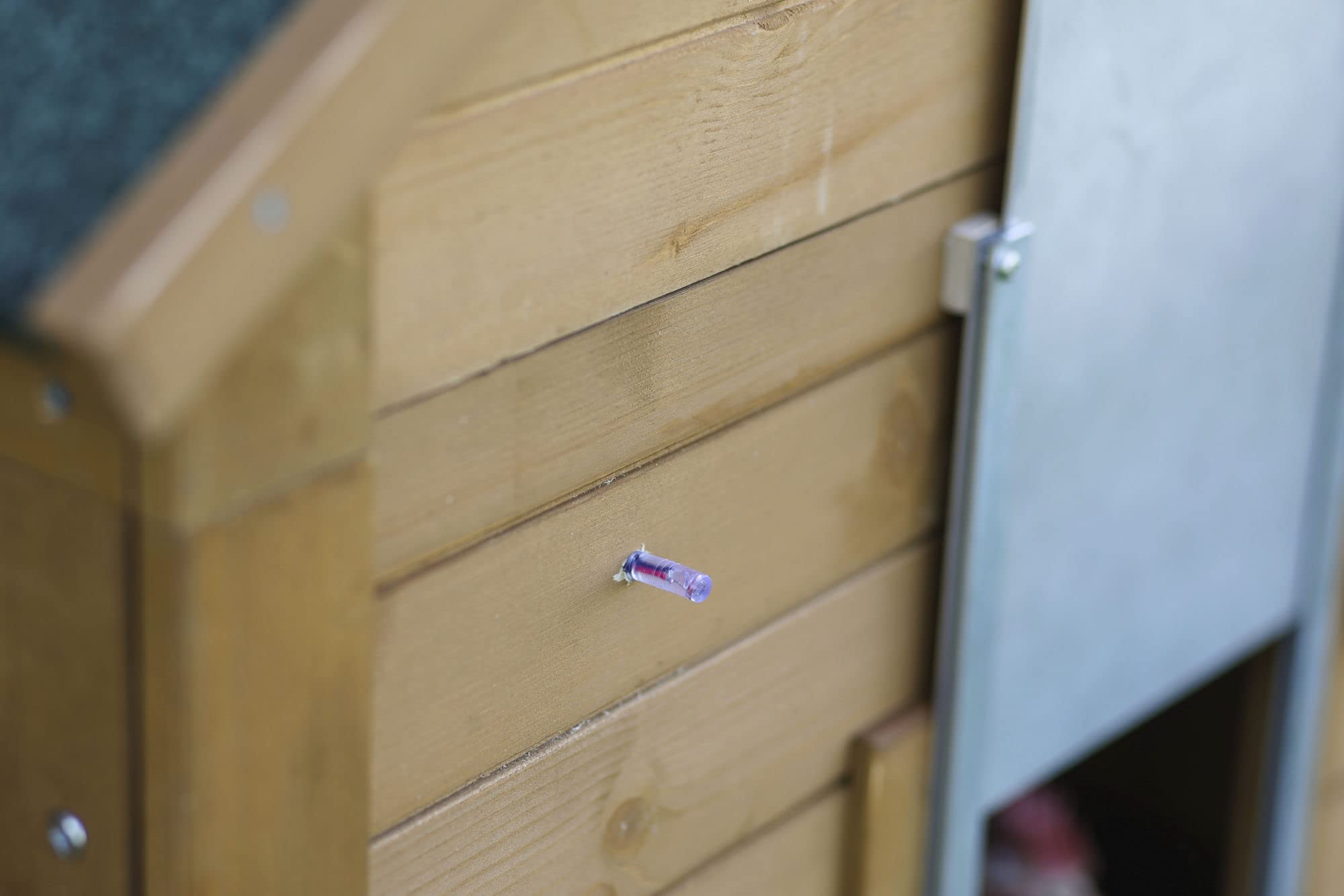 Kerbl Hobbyfarming Automatyczna kontrola drzwi dla kurczaków, sterowanie klapą dla kurczaków, plastik, z czujnikiem światła, 3-letnia gwarancja