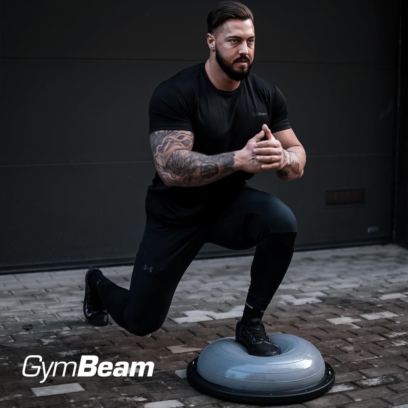 GymBeam Half Balance Ball, Palla per Equilibrio Multifunzionale, Capacità Massima di 150 kg, Balance Ball a Mezza Sfera per Allenamenti in Casa, Migliora la Stabilità e la Postura