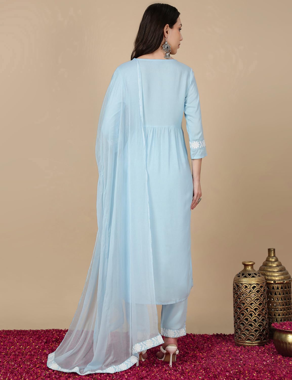 Kaari Ensemble Kurta et Dupatta pour Femme avec Broderie Chikankari | Coupe Ajustée & Évasée | Dupatta en Mousseline & Pantalon Droit avec Poche | Tenue Indienne Traditionnelle Chic & Élégante