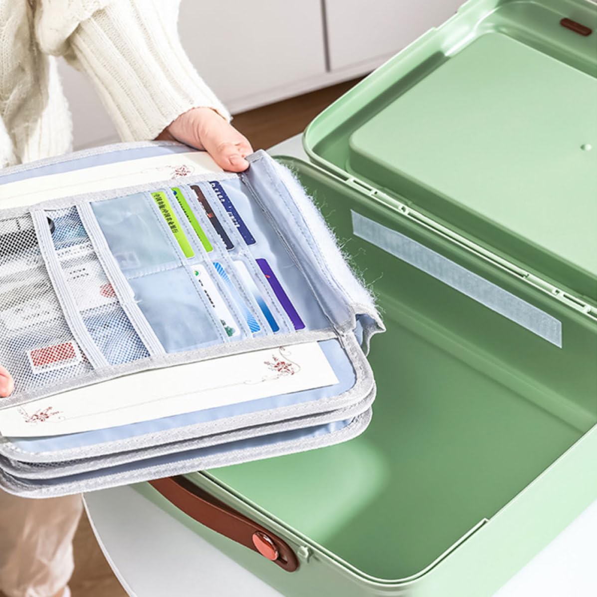 Hemobllo Organisateur de Documents Vert Portable en Abs et Toile, Grosse Capacité Design Multicouche, Pratique pour Rangement de Certificats et Dossiers de Voyage