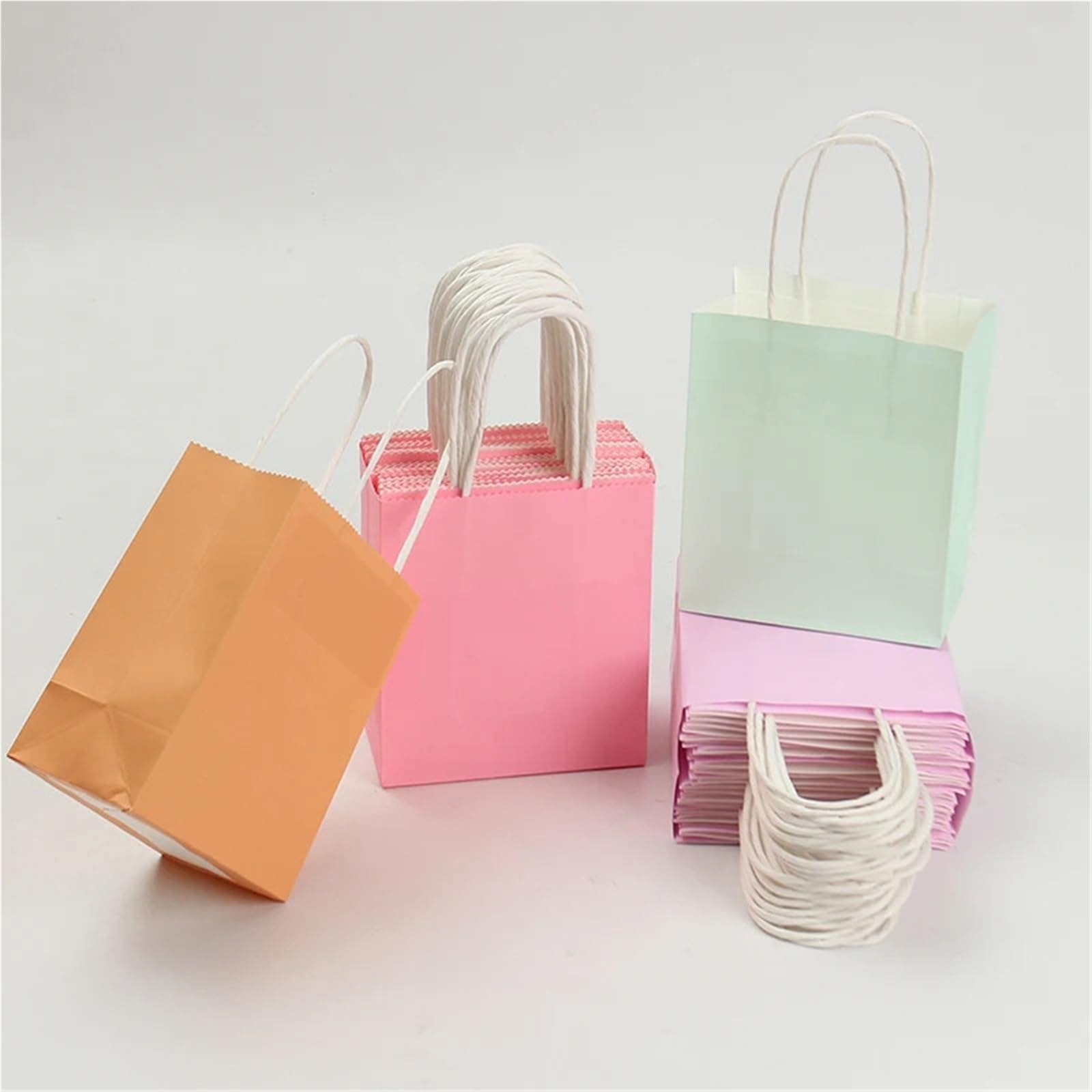 Papiertüten Geschenktüten aus Kraftpapier mit Griffen