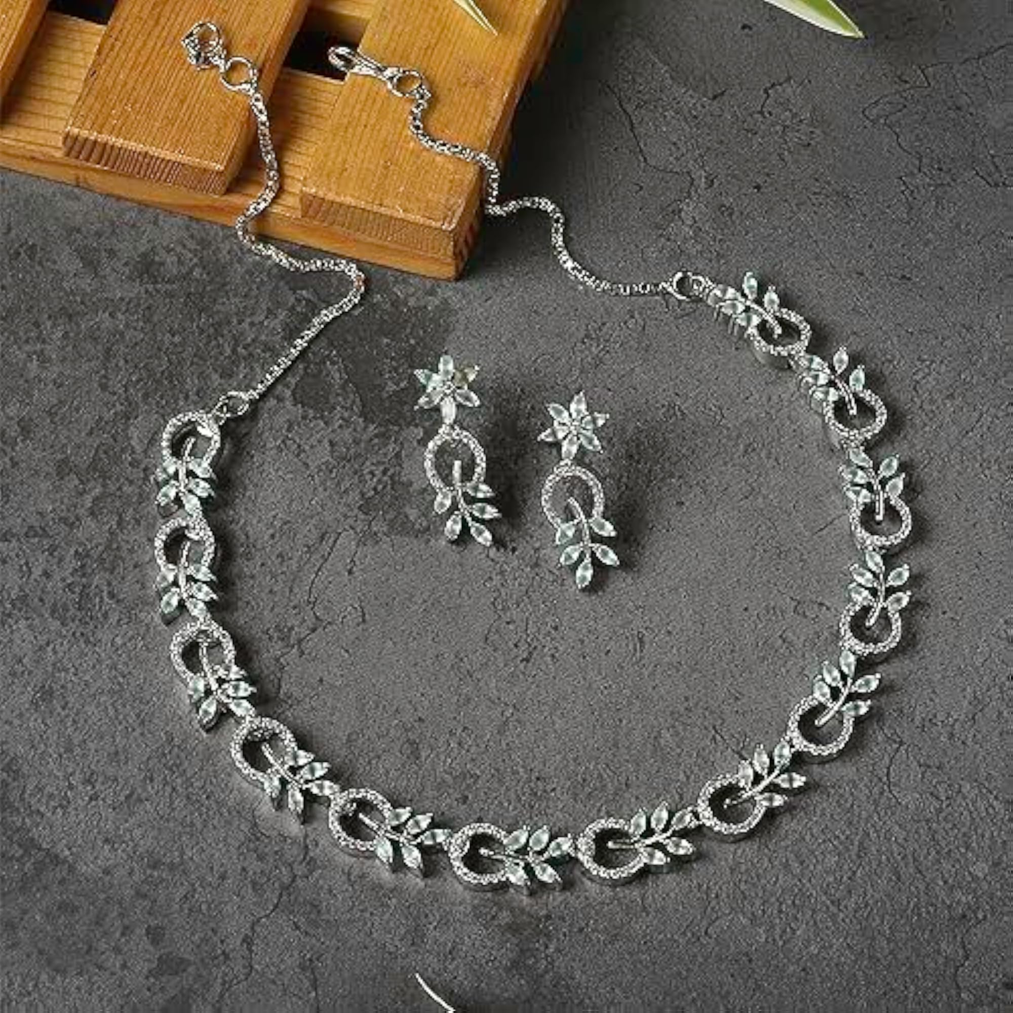 Rhodium-Plated Leaf & Circular Necklace With Earrings Set