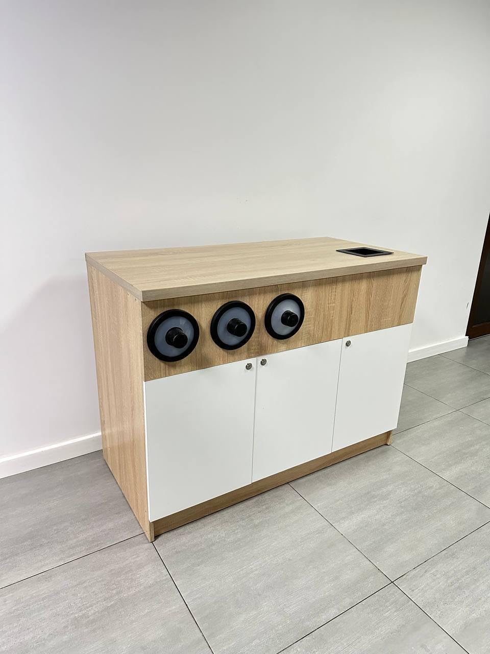 Générique Distributeur de gobelets encastrable | Convient pour gobelets de 400 ML / 14 oz | Idéal pour cafés, Bars, Bureaux et Zones de Libre-Service.