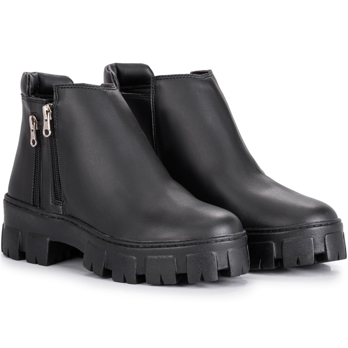 Bota Feminina Coturno Confort Tratorado Cano Curto, Zíper Lateral (Preto, BR, Adulto, Numérico, 38) em promoção! Veja a oferta e mais achadinhos de Botas 3 Hoje é o melhor dia para comprar Bota Feminina Coturno Confort Tratorado Cano Curto, Zíper Lateral (Preto, BR, Adulto, Numérico, 38) com aquele preço maroto! Promoção! Aproveite a oferta! 3