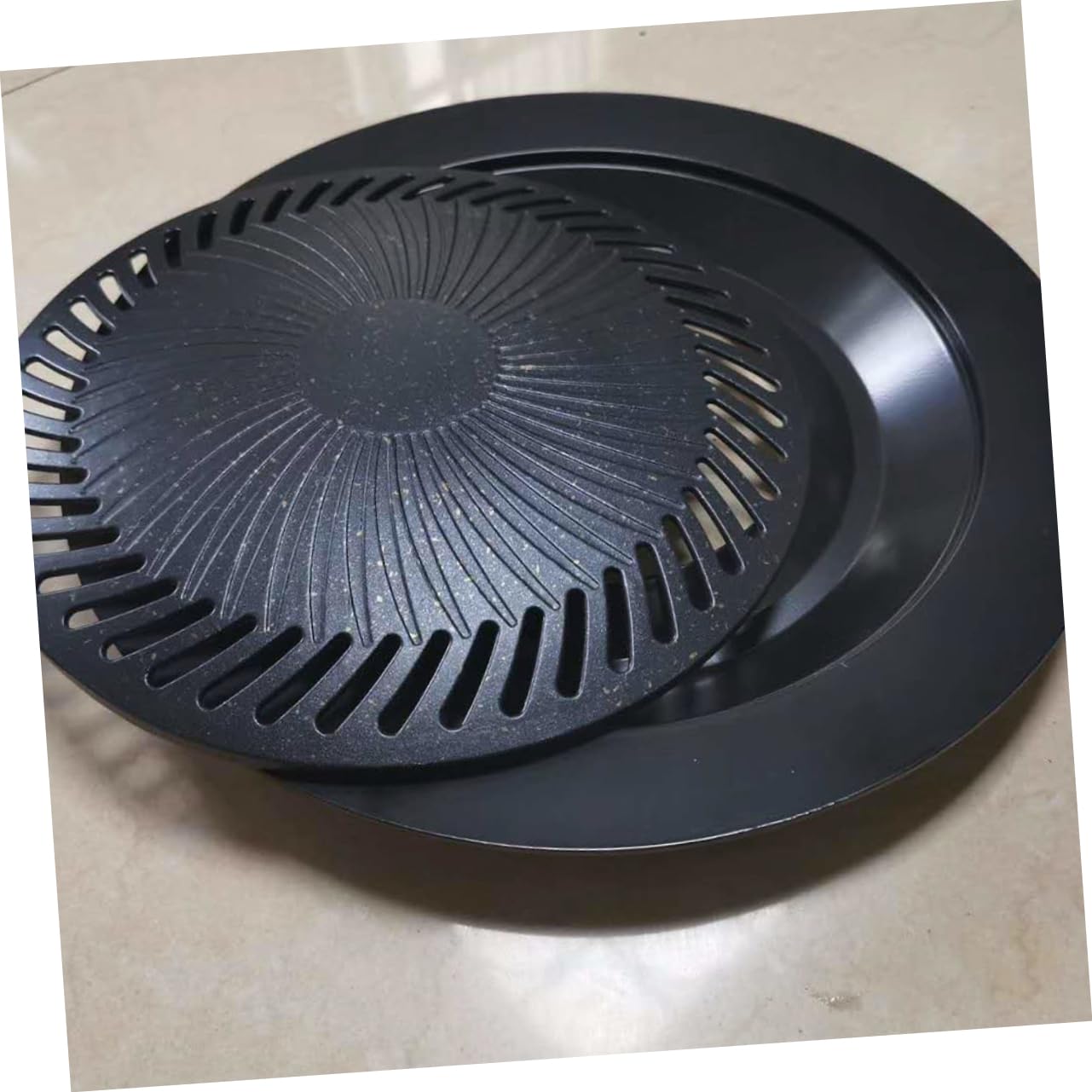 mata do grillowania, Zewnętrzny aluminiowy stojak na grilla z miejscem Camping czarny 32cm