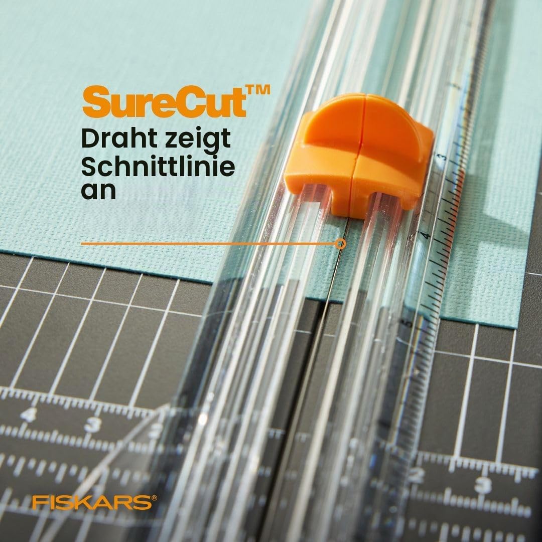 Fiskars Recycelter SureCut™ tragbarer Papierschneider, 30,5 cm Schnittlänge, Papierschneider für Bastel- und Büroarbeiten, mit Gitterlinien, Schwarz