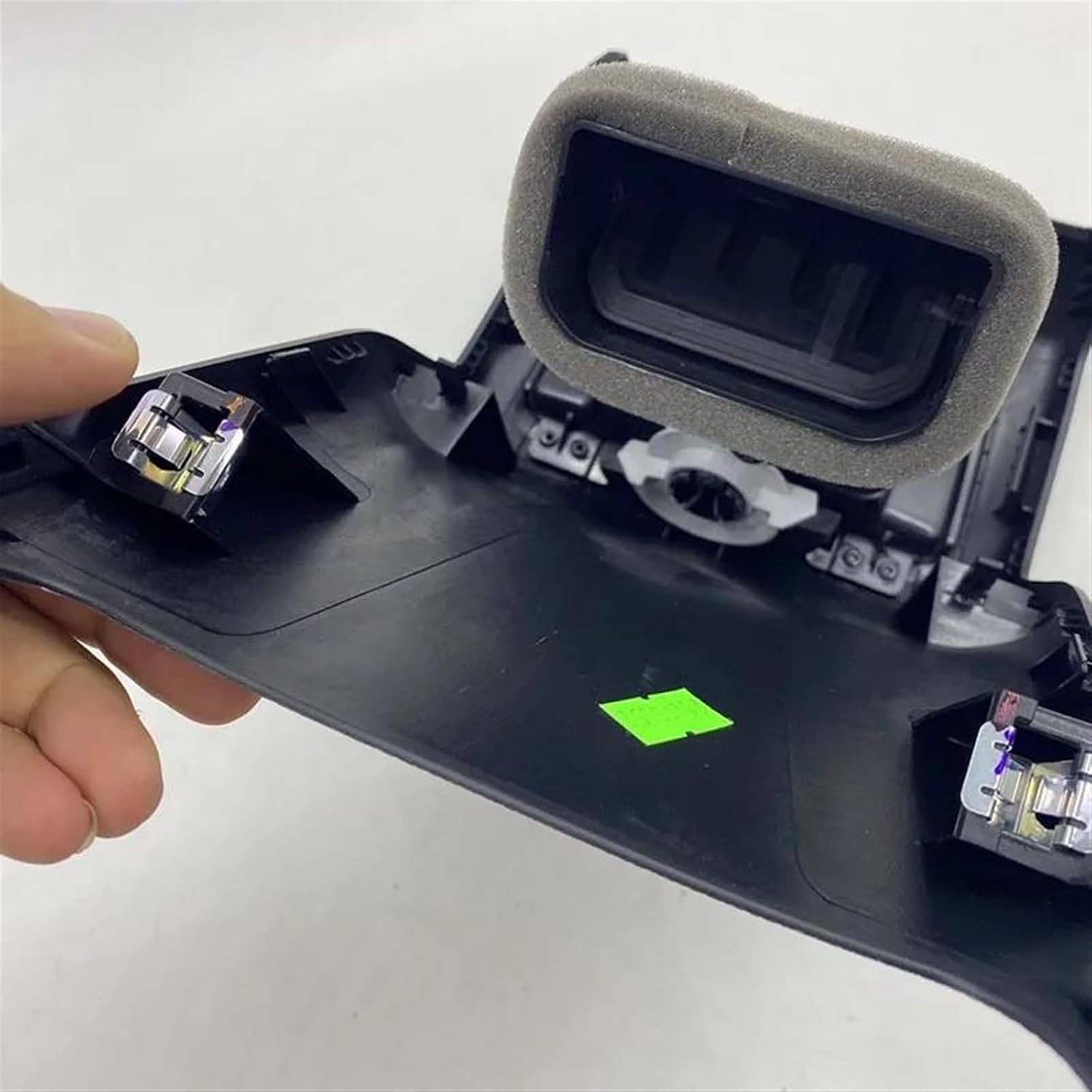 Car Air Outlet Armrest Panel Grille Air Outlet for Golf 7 MK7 2014-2020 Rear Air Conditioner Outlet with 2 Charging Ports