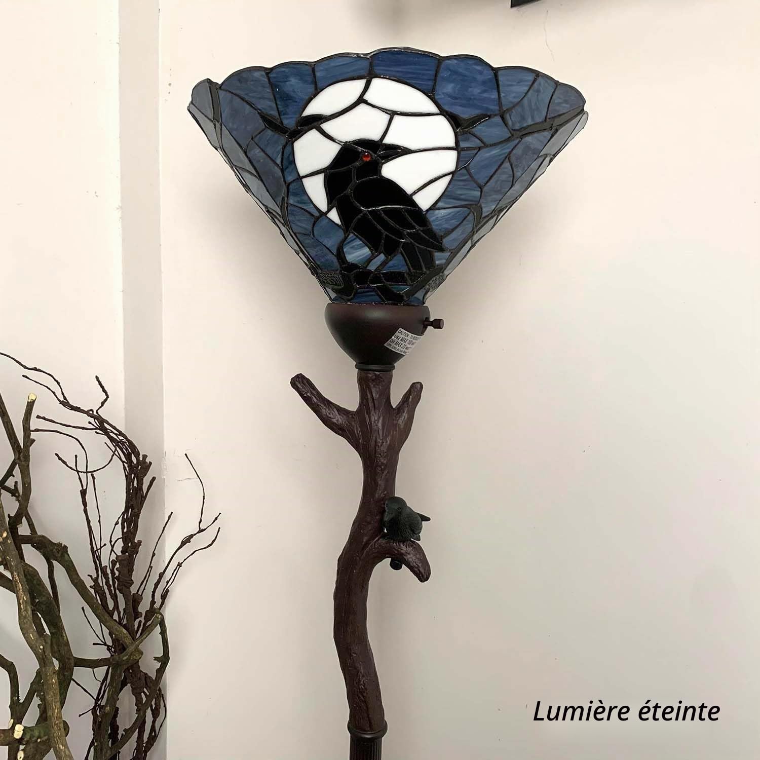 Bieye L30959 Lampadaire en vitrail de style Tiffany avec corbeau debout sur un tronc d'arbre et pleine lune au-dessus, pour décoration d'Halloween (Dark Blue)