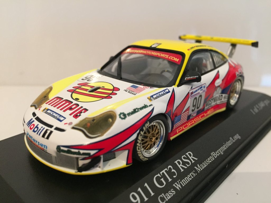 MINICHAMPS 400046975 Porsche 911 GT3-RS Perspective Racing #75 Le Mans 2004 Sugden - Kahn - Smith. 1/43