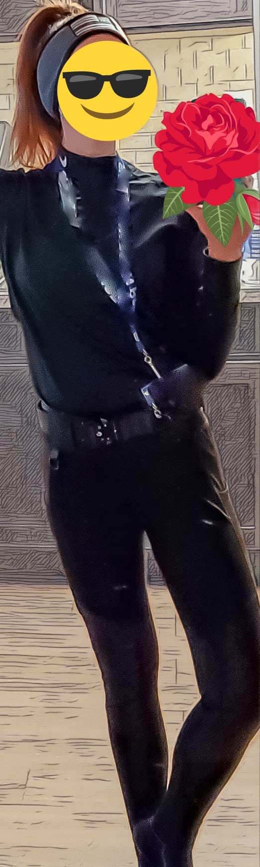 Sleek, multipurpose, and very flattering!