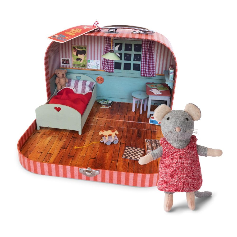 Mouse Mansion To Go – Mini Bedroom DIY Dollhouse in a Suitcase & Julia 12 CM Plush Mouse | Wooden Furniture, Handmade Bedding & Mini Teddy | Craft Kit & Play for Kids | Travel & Sleepover Friendly