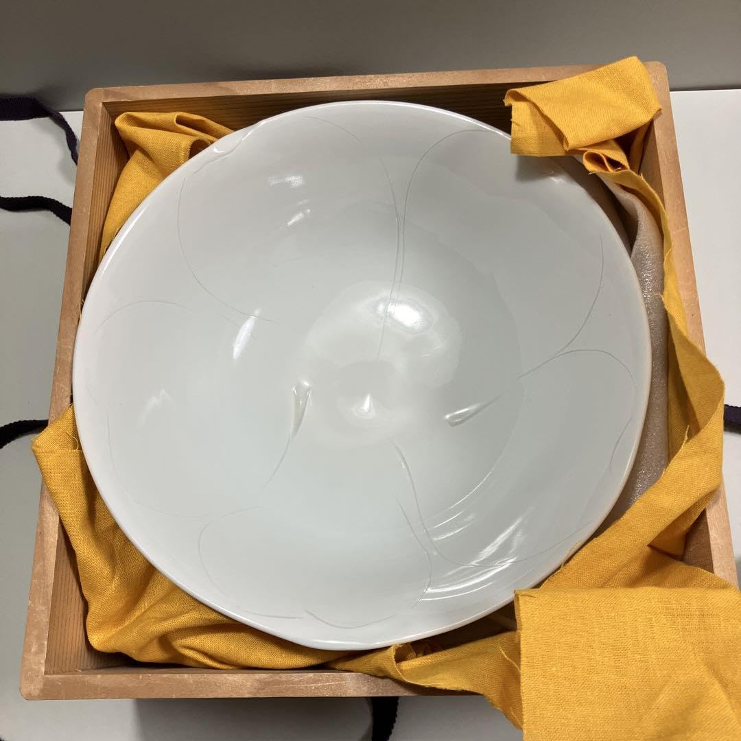 Amazon.co.jp: 京焼 花文青白磁鉢 陶芸家 松本為佐視作 径約21cm 共箱