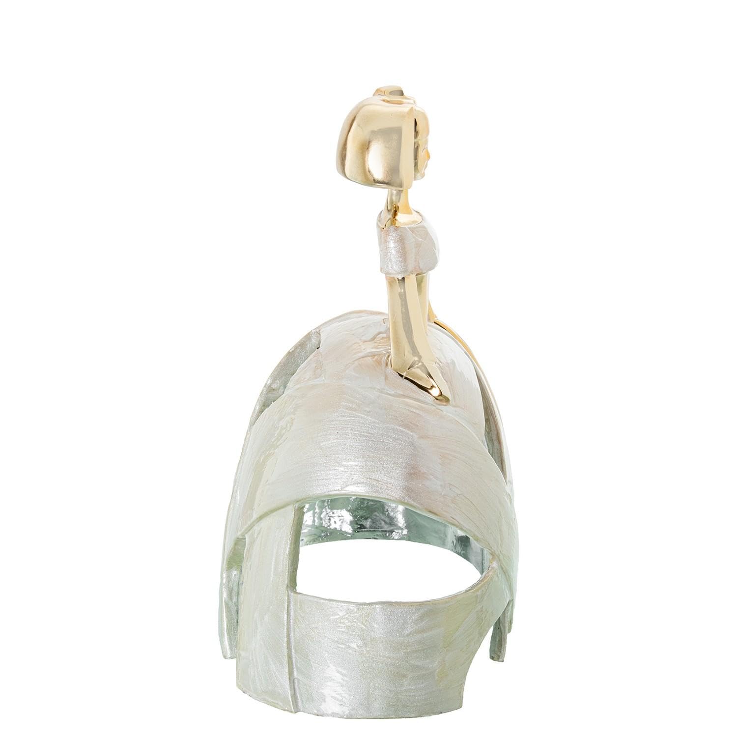 Figura de una menina de Resina y nacar en Dorado y Blanco 24x16x29cm