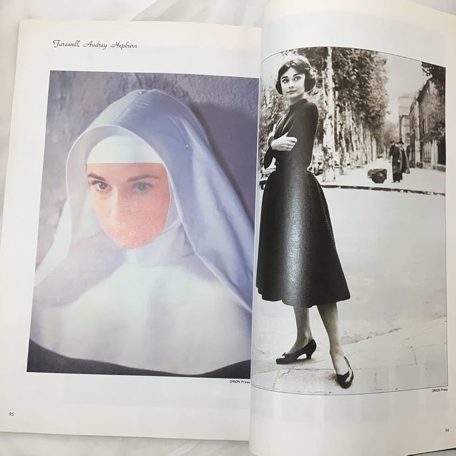 オードリー・ヘプバーン 額装・新聞記事 （1993年）と雑誌