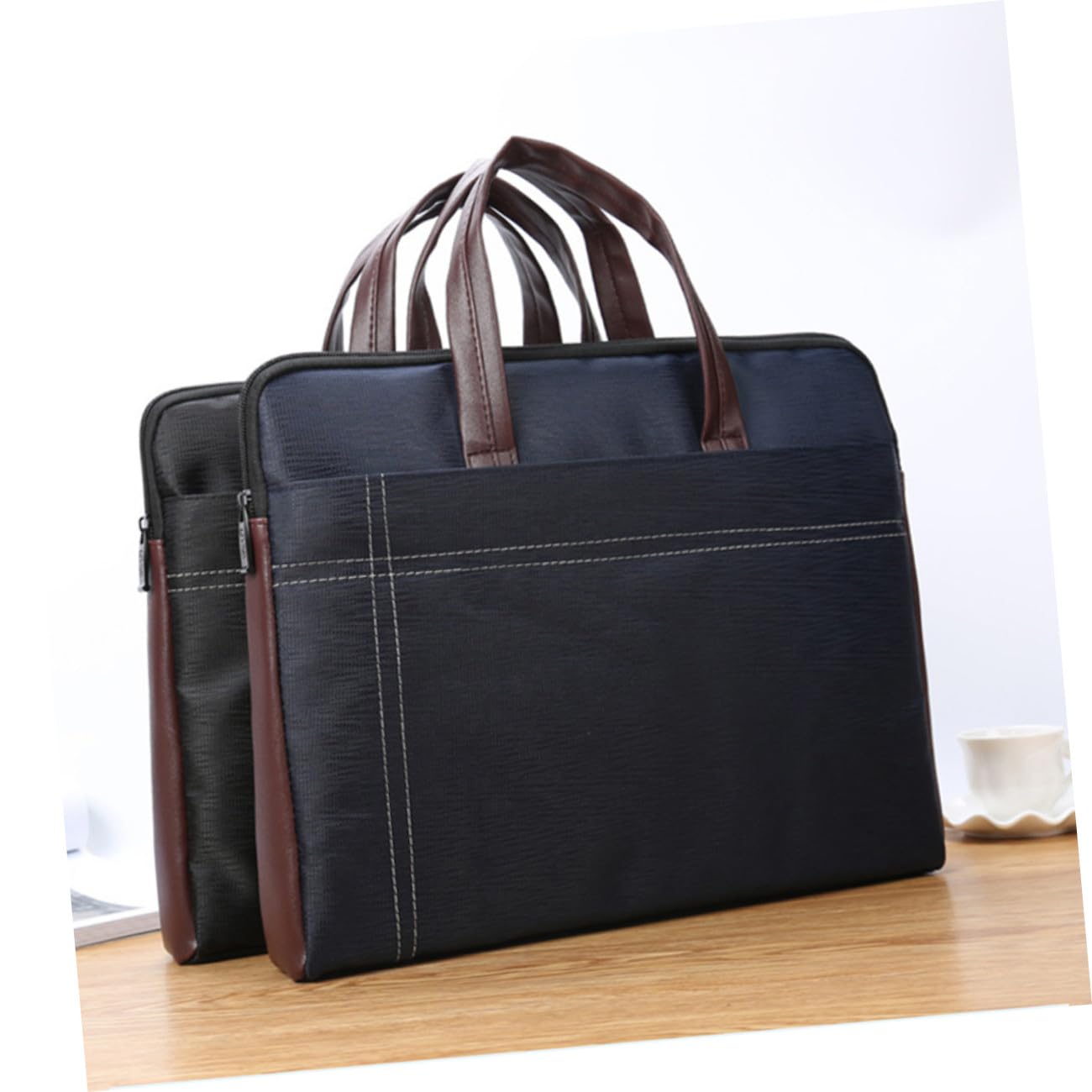 Borsa Porta Documenti Uomo in Tessuto Blu Chiusura a Zip, Tasca Anteriore e Scomparto Principale, per Riunioni e Viaggi di Lavoro