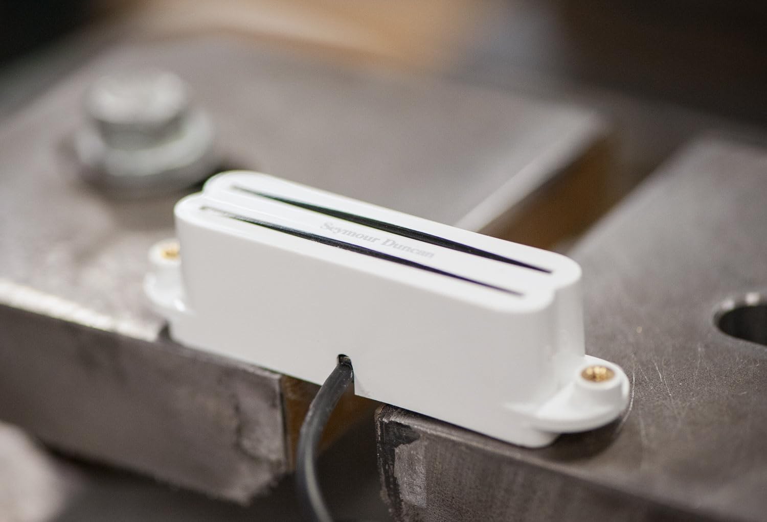 Amazon.co.jp: Seymour Duncan SHR-1b Hot Rails White セイモア
