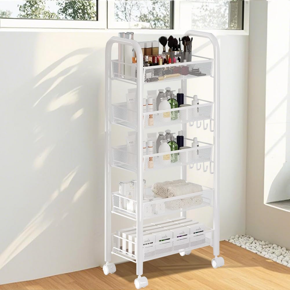 Desserte Roulante 5 Niveaux, 44 x 26 x 102 cm, étagère à Légumes, Chariot de Rangement étroit en Métal sur roulettes avec 4 Crochets, Chariot pour Fruits et Boissons, Panier en Maille Blanc