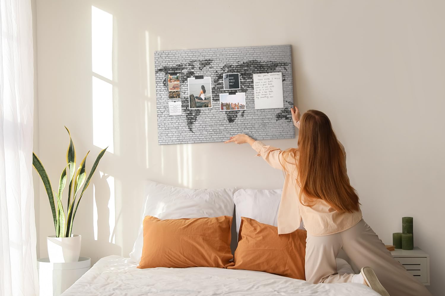 Tablero de anuncios horizontal | panel de corcho para oficina hogar escuela | superficie amplia para planificación de proyectos notas fotos ideas - 100x70 - vistoso - Pared gris con mundo