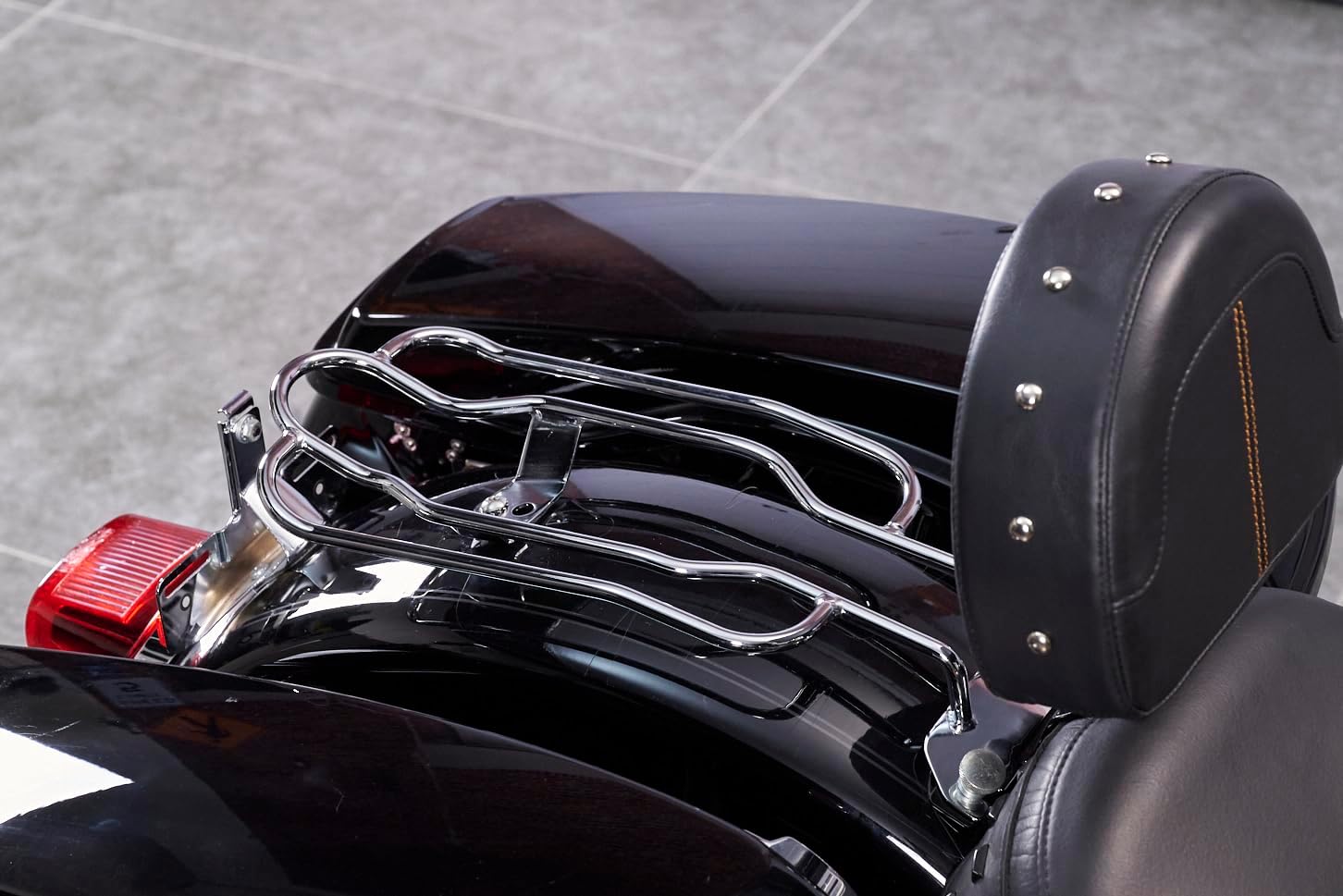 Mofun Rear Solo Luggage Rack Compatible with Harley Softail Deluxe FLSTN Heritage Classic FLSTC 2005-2017, Fit Softail Heritage Classic FLHC FLDE 2018-2025 Chrome