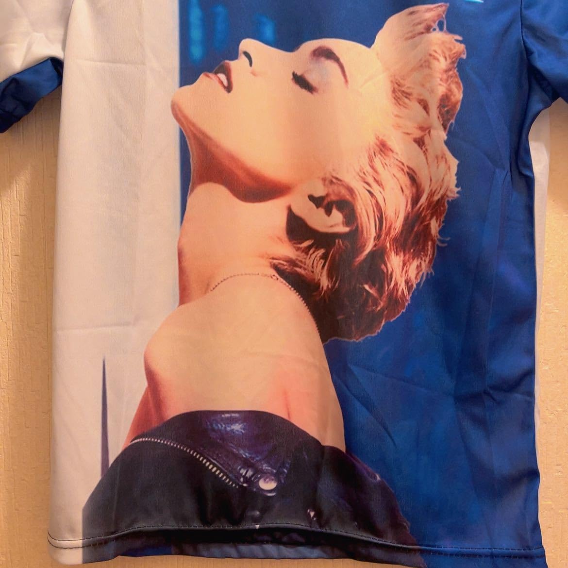 Amazon.co.jp: マドンナTシャツユニセックスsizeMトゥルーブルー