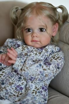 Anano 24 inch Realistic Reborn Baby Dolls Maggie Soft Cloth Body Toddler Doll Lifelike Baby Dolls Vinyl Real Life Baby Doll with Open Eyes for Kids Age 3+
