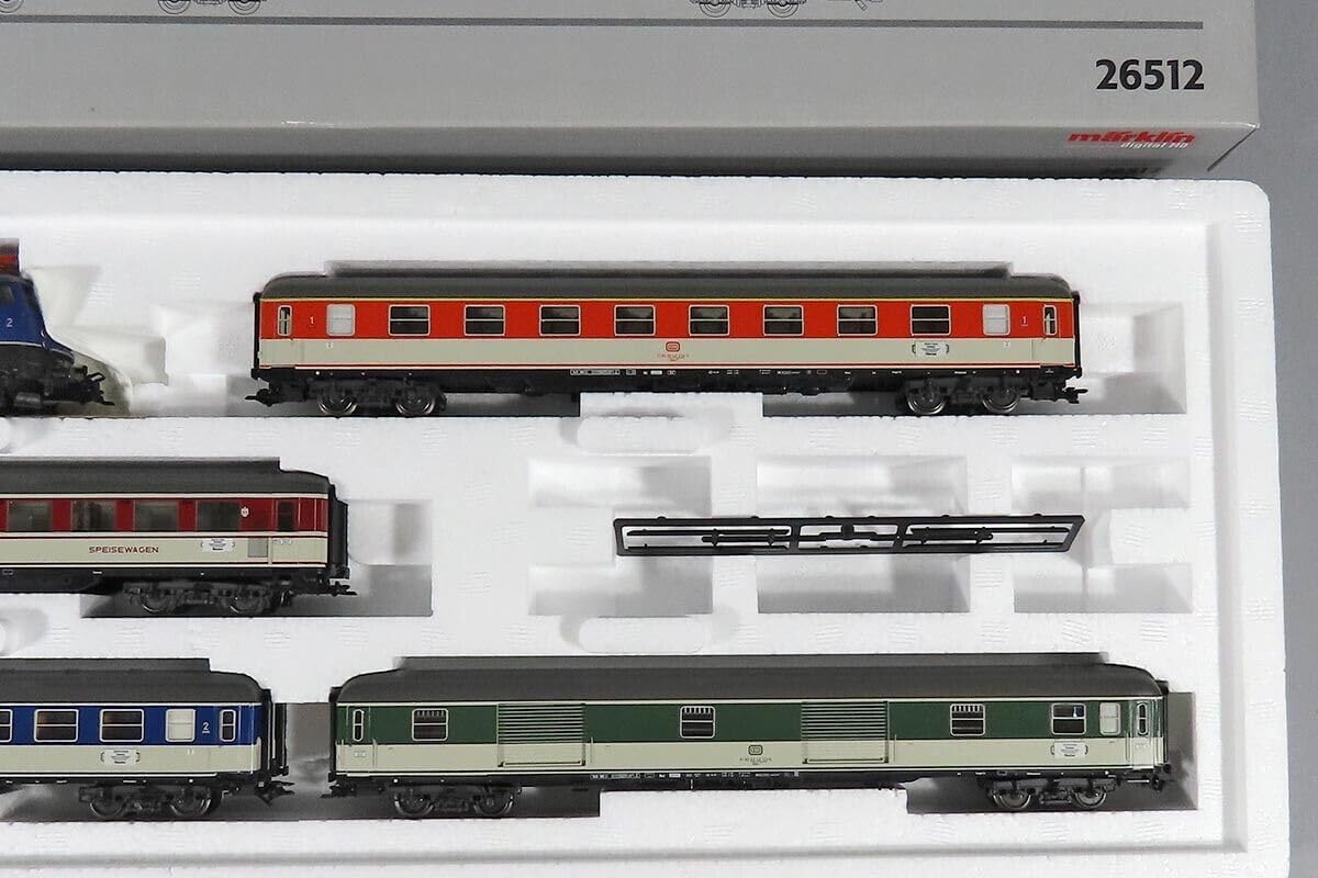 MARKLIN HO Digital DB Express Passengers Train Set 26512 with Electric 4/4 Locomotive and Long Express POP Colors (4) Coachs with Luggage CAR.