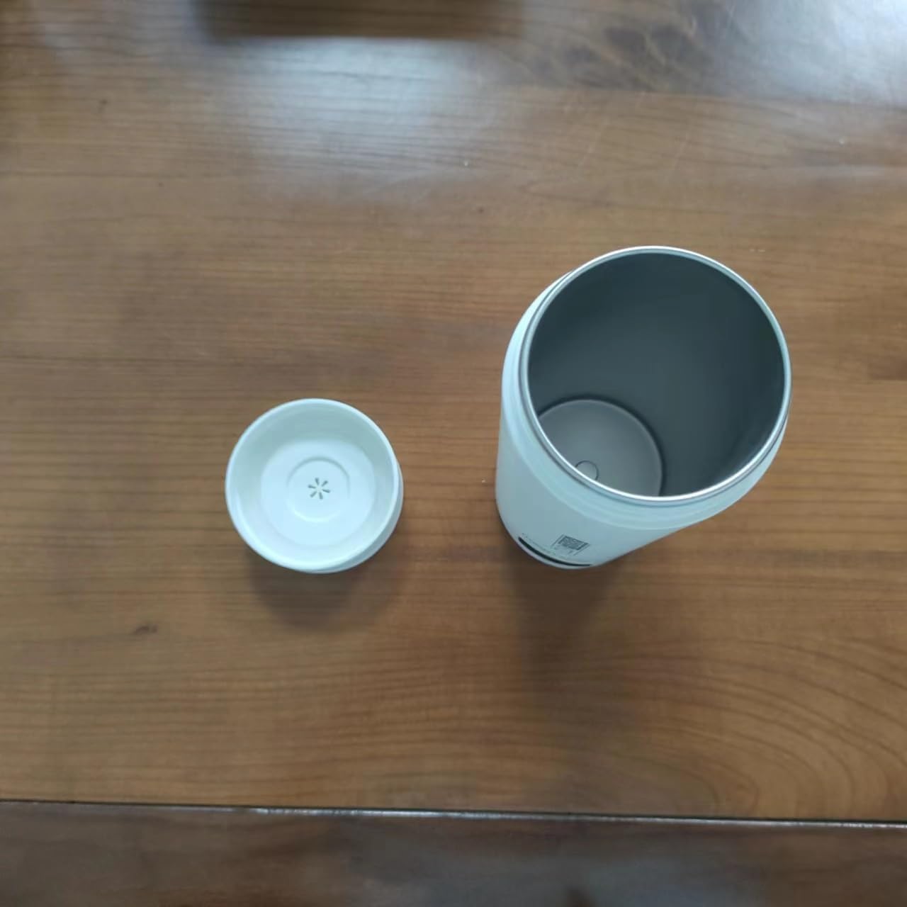 Εσωτερικό view of HOWDIANQY HD363C Travel Electric Kettle with lid removed