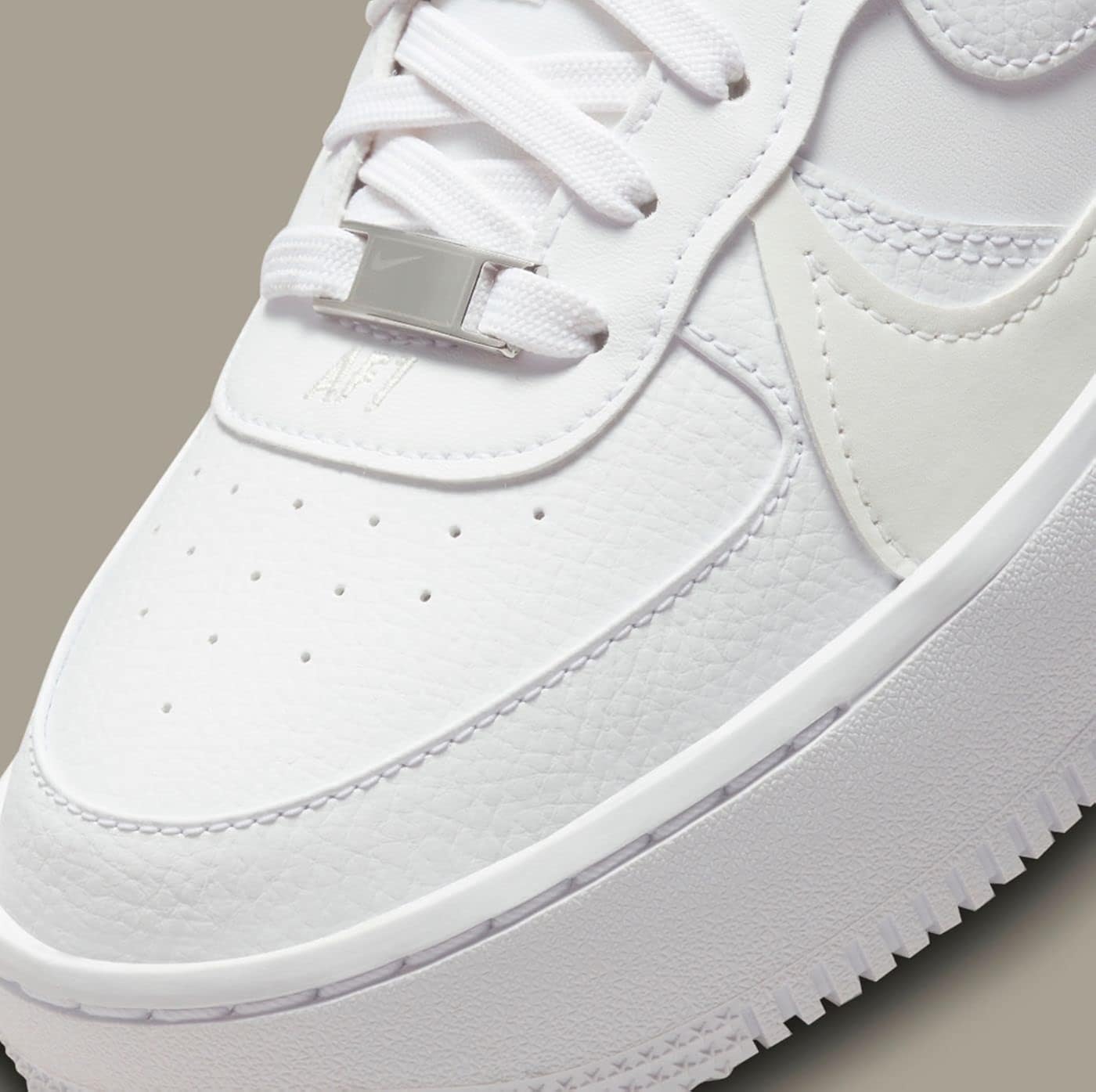Vista 5 de Nike Tenis Air Force One PLT.AF.ORM para mujer