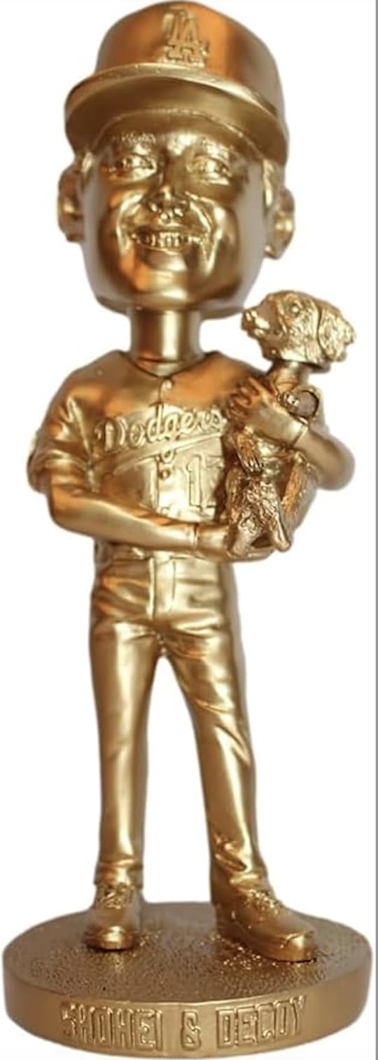 大谷翔平とデコピンのボブルヘッドゴールド 値下げしました。 MS】超レア！ゴールド限定版 大谷翔平 デコピン 8月28日