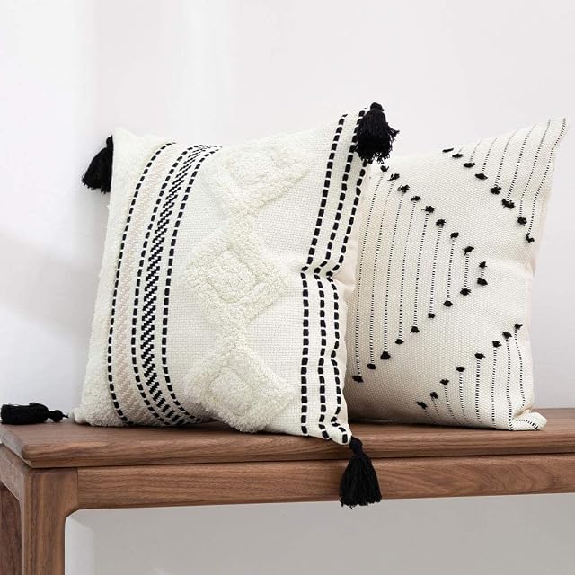 hi-home Set of 2 Tufted Boho Cushion Covers, 50x50CM Decorative Throw Pillow Covers Square Soft Pillowcases with Tassels for Couch Sofa Bedroom Livingroom Garden Chair (Black Yellowy Cream)