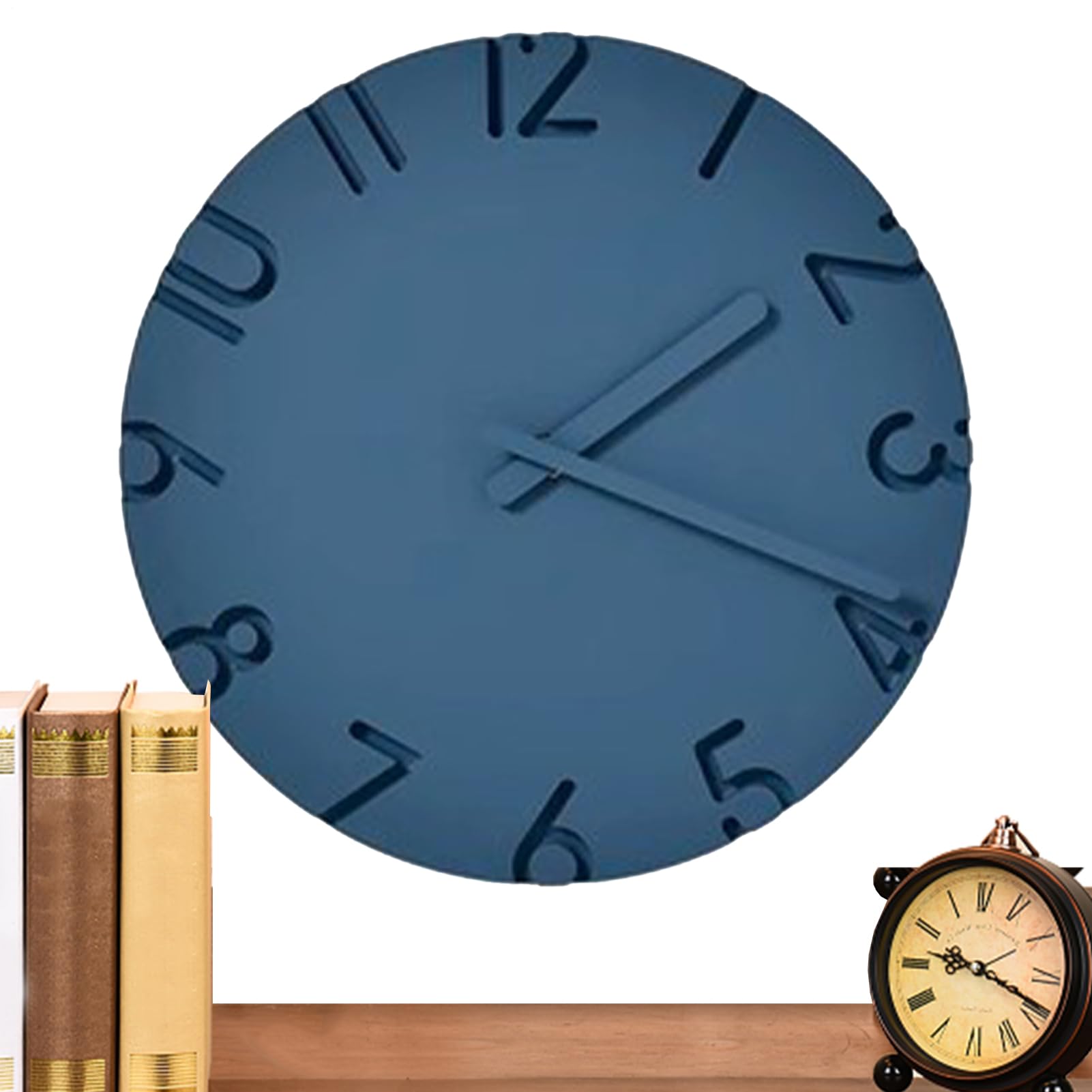 Horloge murale lisible 30 cm texture ciment contre les reflets dans le salon