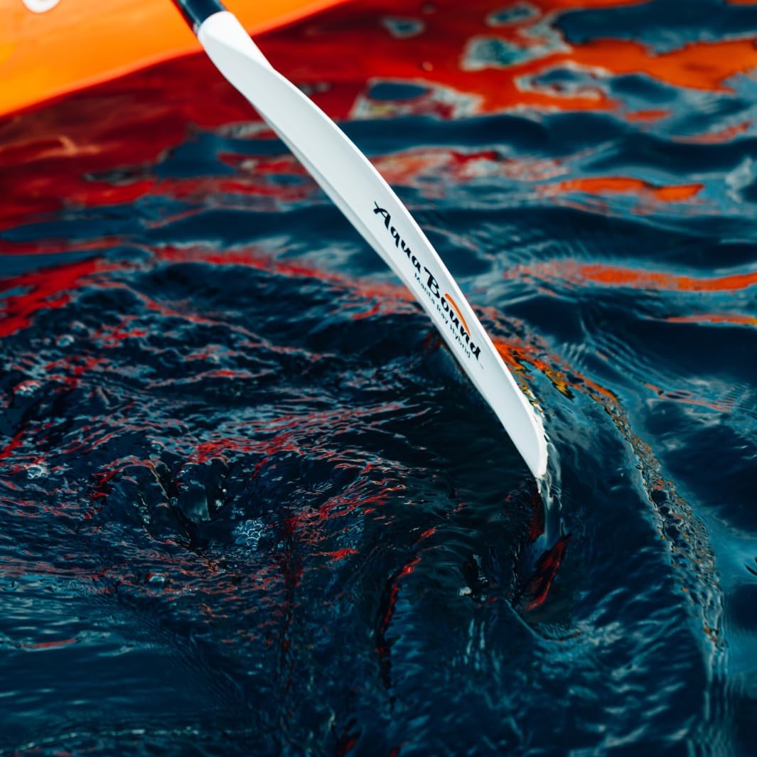 Aqua Bound Manta Ray Hybrid 4-Piece Kayak Paddle – Carbon Shaft, Fiberglass-Reinforced Nylon Dihedral Blades, Feathering for Touring and Recreational Kayaking