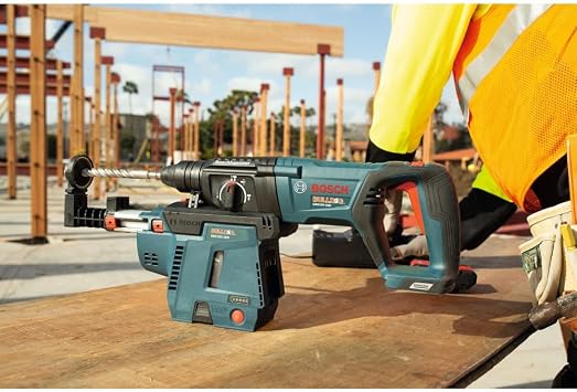 BOSCH GDE18V-26DB15 SDS-plus BulldogTM Mobile Dust Extractor Kit with (1) CORE18V 4 Ah Advanced Power Battery