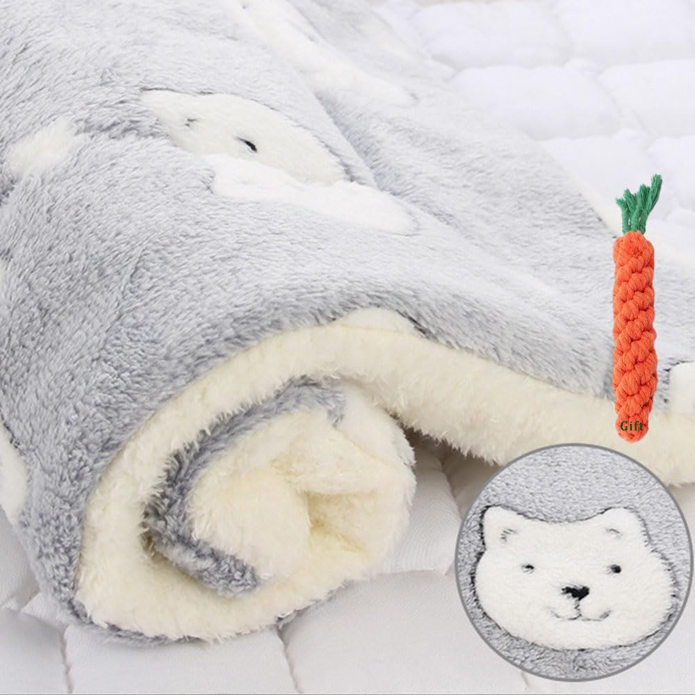 FANSU Comfy Dog Bed Mat Flannel Cashmere Cats Beds Pad Warm Self Heating Pet Pad Plush Blanket for Puppy Kitten Washable Reversible for Indoor Outdoor Car (69x52cm,Grey Bear)