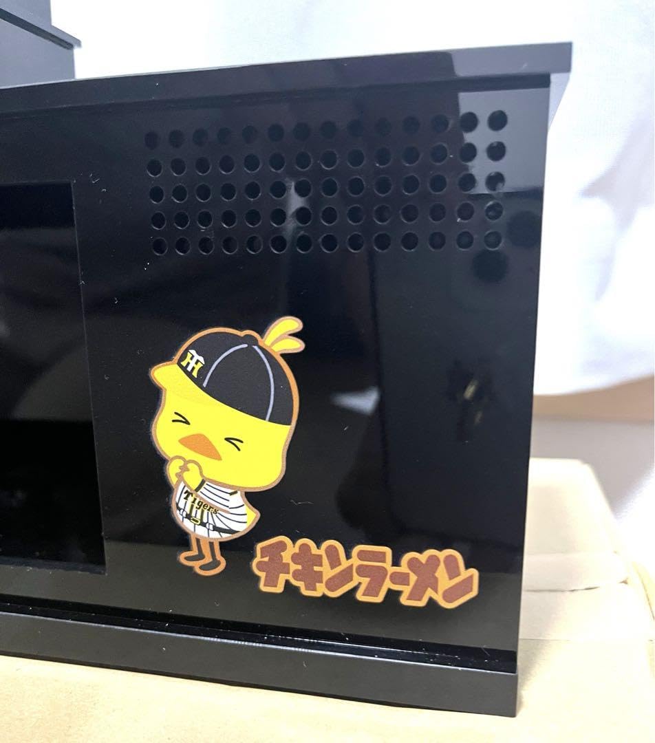 阪神タイガース×チキンラーメン 甲子園スクリーンテレビ Amazon.co.jp: ?? 〉阪神タイガース×チキンラーメン 甲子園スクリーン