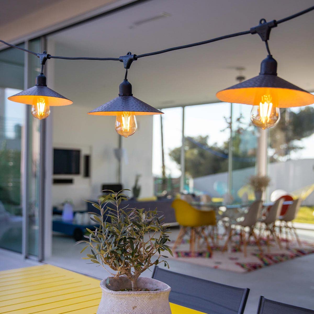 Lichterkette für den Außenbereich, anschließbar, 10 m, mit 20 LED-Filament-E27-Leuchtmitteln, warmweiß, VINTY LIGHT und Lampenschirm aus Metall, Vintage-Stil
