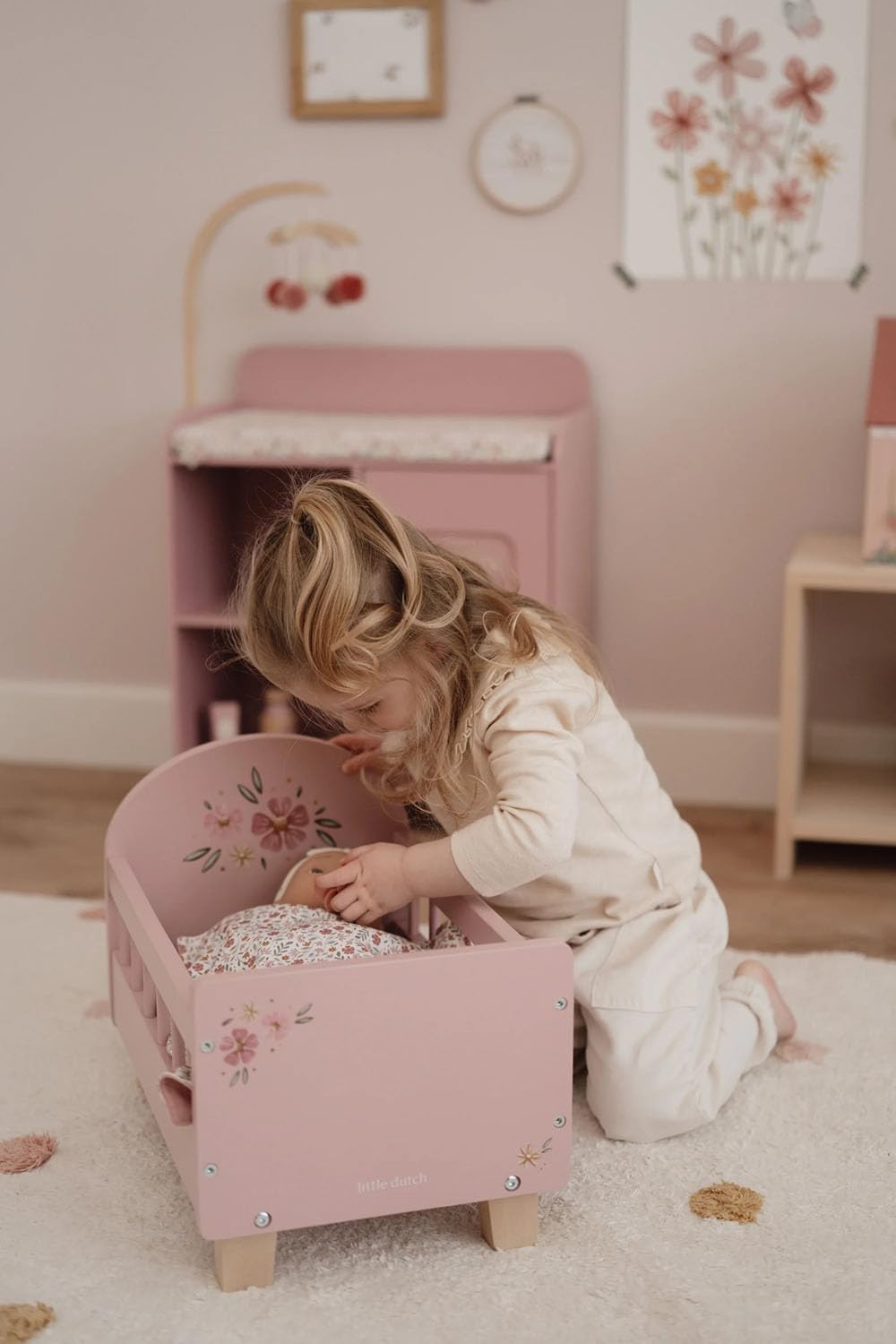 Little Dutch Cama para muñecas Cama para muñecas bebé Muñecas Madera rosa con flor - rosa