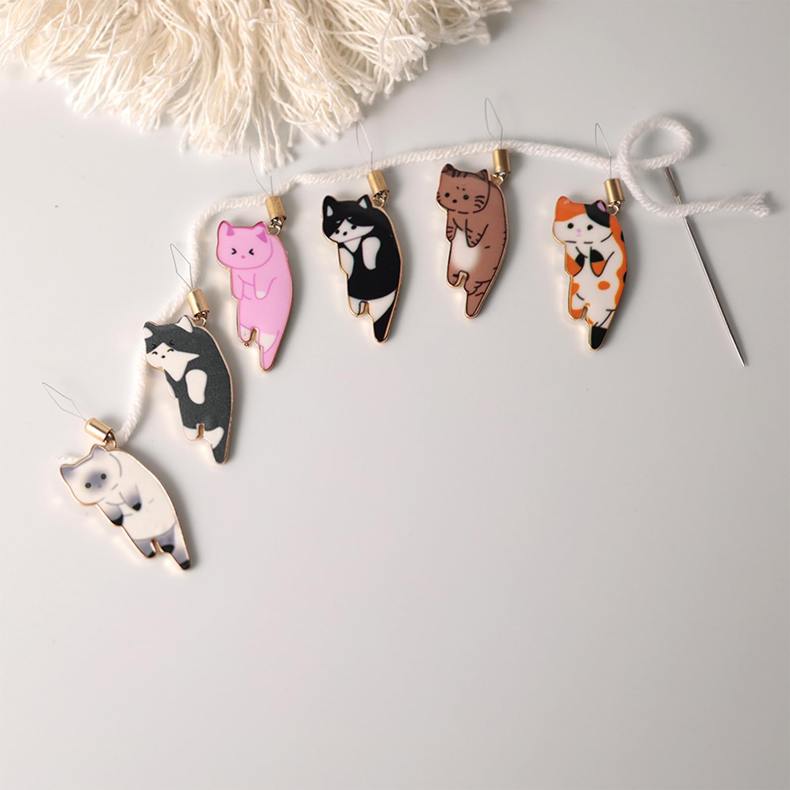 AUNVITO Cat Needle Threader, 6Pcs Adorable Mini Cat Threader, Clothing Embroidery Accessories, DIY Gadget for Sewing Crafting
