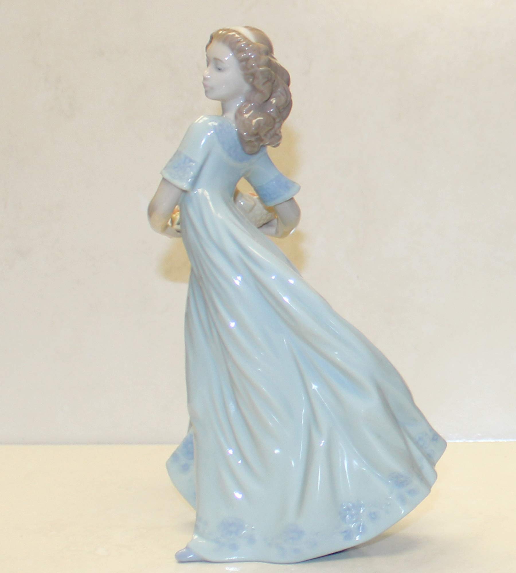 陶器人形　リヤドロ　06130 　SPRING ENCHANTMENT リヤドロ【LLADRO】「SPRING ENCHANTMENT」6130 箱有 美品 置物