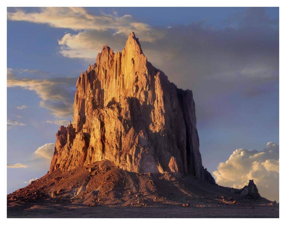 Artworks Italia Shiprock, el núcleo de basalto de un volcán extinto, New Mexico-Paper Art-42"x32"