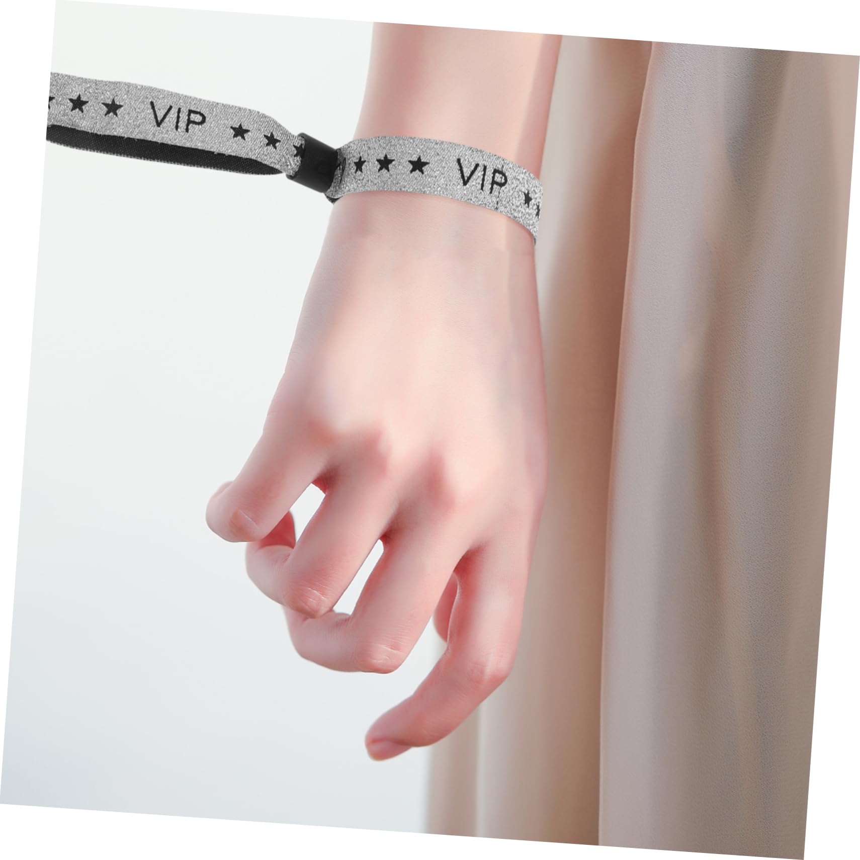 100 Bracelets en Tissu Vip Argenté, Bracelet en Tissus Personnalisable en Polyester, Fermoir Réglable à Usage Unique, pour Événements et Carnavals
