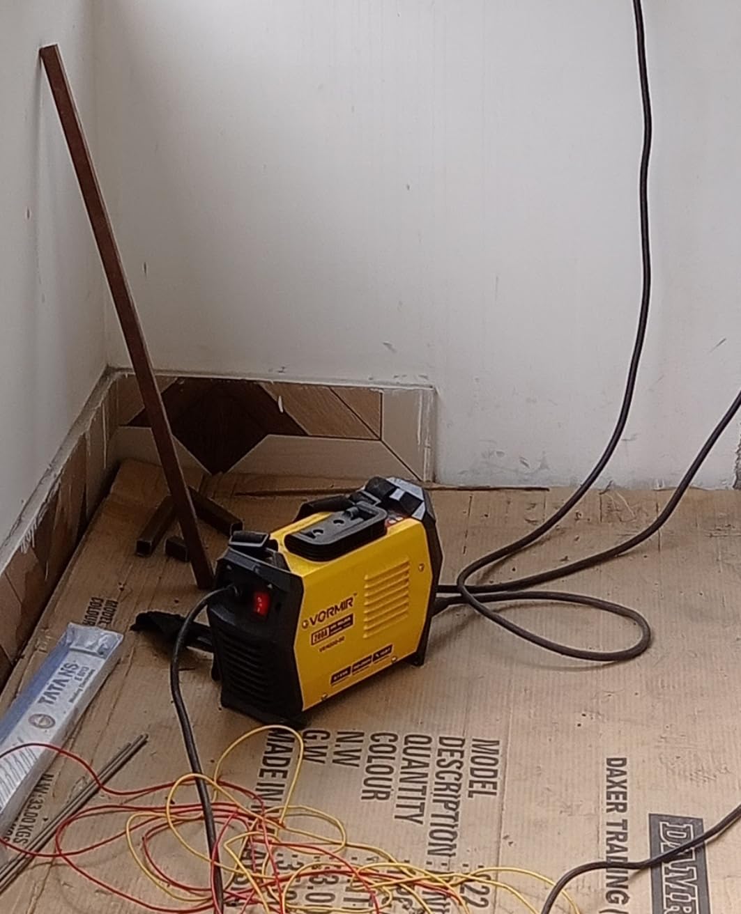 iBELLVORMIR Inverter ARC Welding Machine (IGBT) 200A with Hot Start